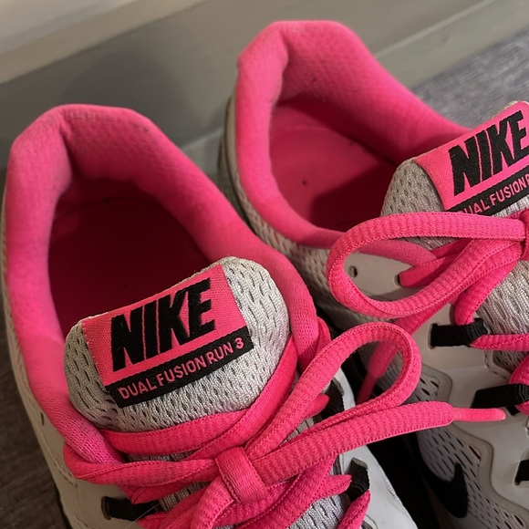 Nike Dual Fusion Run 3 Athletic Sneakers Women’s 10 Grey Pink Black Swoosh - Picture 10 of 15